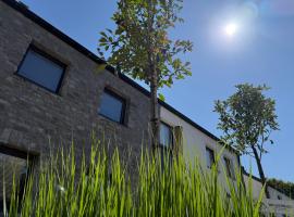 sous les feuilles Redu, hotel din Redu