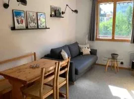 Studio cabin for 2 adults and 2 childrens with private parking