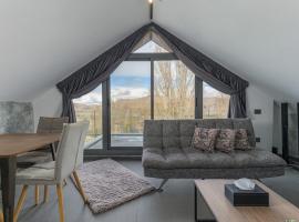 Lovely 2 BR Home in Faqra, hotel en Fārayyā