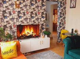 Kings Serene Stays, hotel con estacionamiento en Kericho