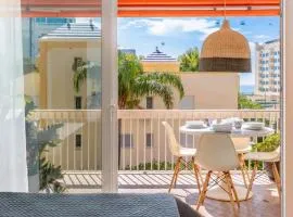 Luxury 3-bedroom apartment with magnific terrase close to beach Carihuela