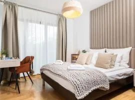 Lovely Apartment by the Vistula River Wawel Castle view Swimming Pool Sauna Gym Parking