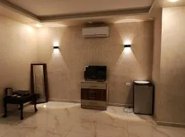 غرفه مفروشه ومكيفه بجانب الكارفور اربد