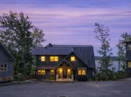 Skys the Limit - Pool - Theater - Views