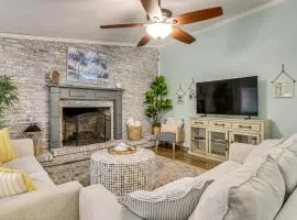 5 Mi to Historic Dtwn Beaufort Family Gem with Yard