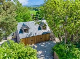 Edinburgh's Springtime Chalet