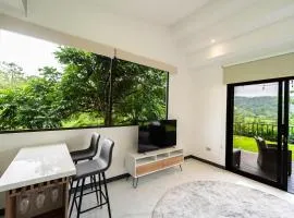 La Danta Lodge - Rio Celeste