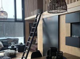 Get-away by the beach! With jacuzzi, 2 bedrooms, hotell 