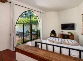 Cozy New - Casa Blanca Suite B1