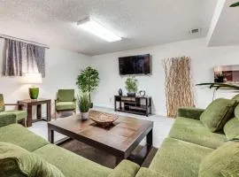 Cozy Boulder Basement Unit Upscale Outdoor Space!