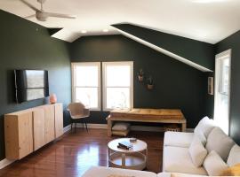 Little Fox Cottage - A Cozy Riverview Getaway Near Chicago, hotel u gradu Fox River Grove