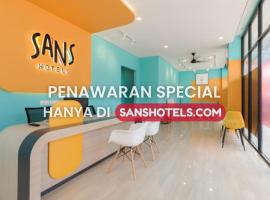 Sans Hotel Tajur Bogor، فندق في Bantarkamang