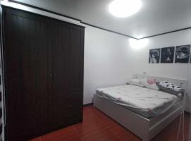 Affordable 2-Storys Whole house in Imus, hotel em Imus