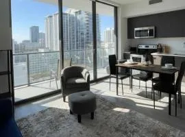 High-Floor Studio with City Views Downtown Miami