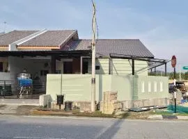 3Q Impiana Homestay Roomstay