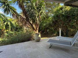 Studio charmant avec vue mer à Tartane, 22 m², terrasse., hotel em Tartane