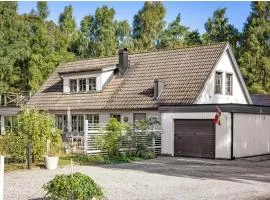 Coastal Villa 4BRw Jacuzzi,Big Garden & 300M to Beach