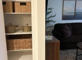 King suite and Hot Tub near the Greene