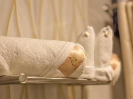 Hotel Adelina Balanga City, hotel en Balut