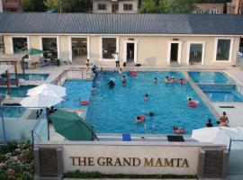 The Grand Mamta, Hotel in Srinagar