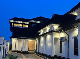 Salt Lake Hotels & Suites, hotelli kohteessa Bonny