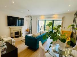 엔필드에 위치한 호텔 2BR Cottage Style, Garden, Parking, Tube Access