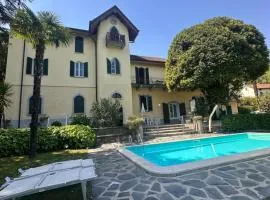 Dimora Vista Lago Con Piscina