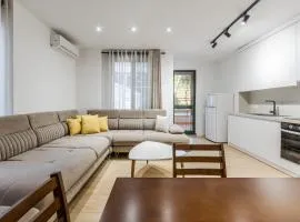 Pine & Sea Retreat by PikHost