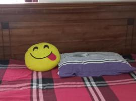 Siriwardhana Bungalow, hotel i Wirahena