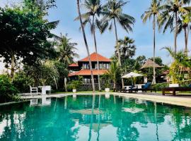 The Palms - Seraya Shores Retreat Bali، فندق في Seraya
