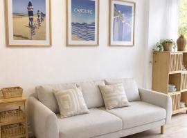 Appartement deux pièces élégant avec Vue sur Parc - Plage & Centre-Ville à Pied, hôtel à Cabourg
