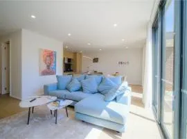 Spacious 3BR Home Close to Shops Pet Friendly
