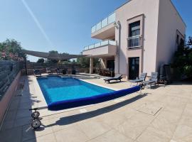 Villa Karizma - sea view, swimming pool, hot tub, Brijuni, Fazana, Peroj, hotel din Peroj