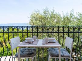 Gorgeous view, beach ca150m, WiFi, 33-3, hotell i Ravni