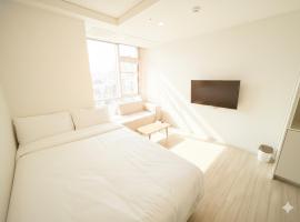 The Hide City, hotel in Jeju-stad