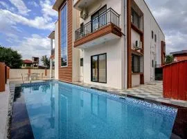 EMPYREAN STAY lI SU CASA VILLA II 4BHK II AC II PVT POOL II GAMES