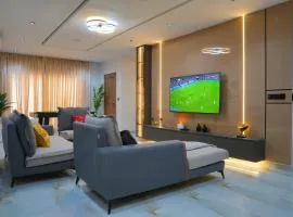 Luxury Spacious 4BR Apartment