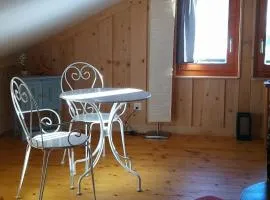 Belle chambre rustique à la campagne, proche de la ville