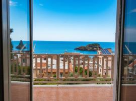 Viesnīca Faraglioni Sea Terrace pilsētā Ači Kastello