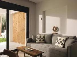 Orea - Modern Ground-Floor Apartment with Private Terrace in the Heart of Paleros