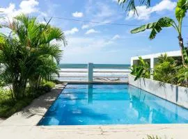 POPOYO BEACHFRONT VILLA, POOL AND SURF
