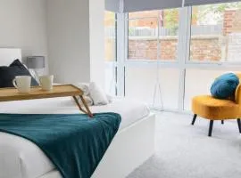 Ground Floor 1-Bed Flat in Newmarket - WiFi Sleeps 3 Guests