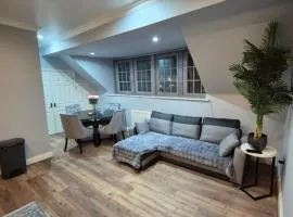 Refurbished 2 bed flat 10mins walk from the sea