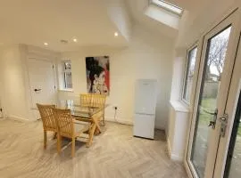 Ideal Lodgings in Radcliffe