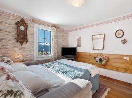 Casa Zarina Well-kept Two-room, hotel a Cavalese