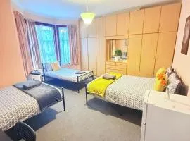 25 Minutes to Central London Rooms 35