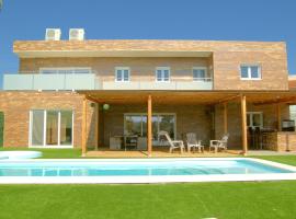 Villa Paraíso, exclusiva, todas las comodidades, hotel a Girona