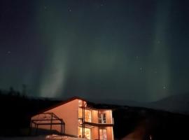 Modern house secluded in nature, Hotel in Storbukt