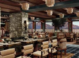 Faraway Jackson Hole: Teton Village şehrinde bir otel