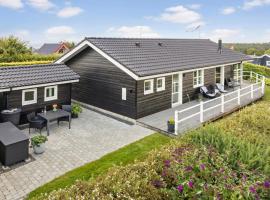 2 Bedroom Cozy Home In Roslev, hotelli kohteessa Roslev